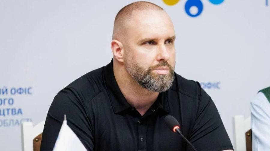 Russians destroy civilian crossing over Oskil river at night 