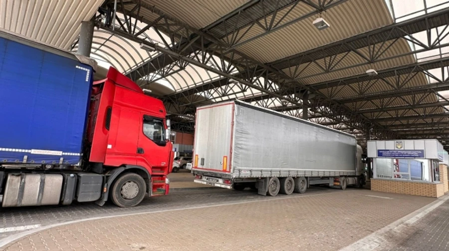 Польские фермеры сняли блокаду с пункта пропуска Угринов