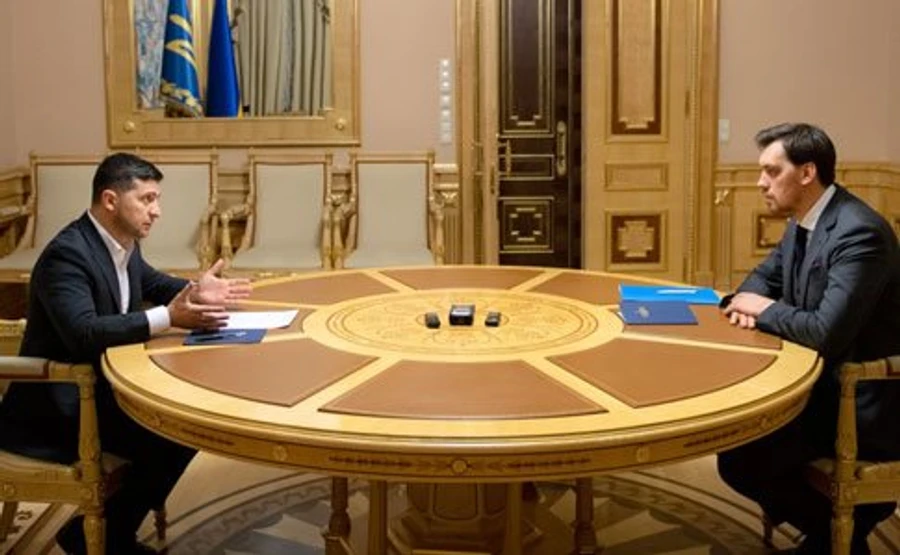 Ви глибоко в економіці: Зеленський вирішив дати ще один шанс Гончаруку