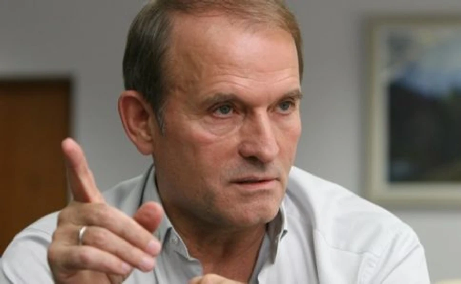 Депутаты начали сбор подписей за арест Медведчука