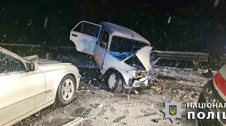 Смертельна ДТП на Київщині: одна людина загинула, троє – у лікарні