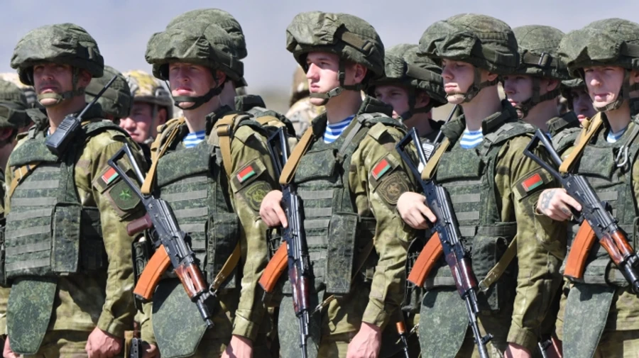Беларусь начинает военные учения у границ с Украиной 
