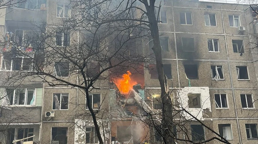 Russian drone hits apartment block in Chernihiv, killing and injuring civilians