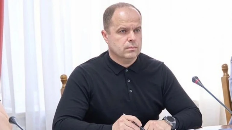 СМИ: Отец заместителя генпрокурора Мустецы вывез более $1 млн в Румынию в начале вторжения