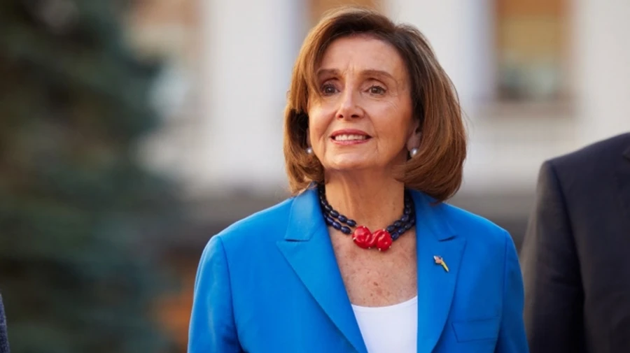 Пелосі приватно сказала Байдену, що, згідно з опитуваннями, він не переможе − ЗМІ