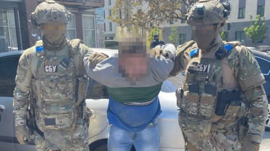 Агент РФ за рулем такси: экс-служащий налоговой милиции шпионил за позициями ВСУ