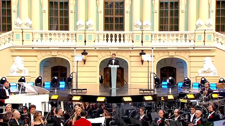 Зеленский сделал национальными легендами Блохина и Ротару