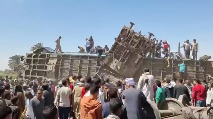 Українців серед жертв зіткнення потягів у Єгипті немає