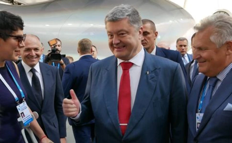 Порошенко сказал, когда заявит о походе на выборы