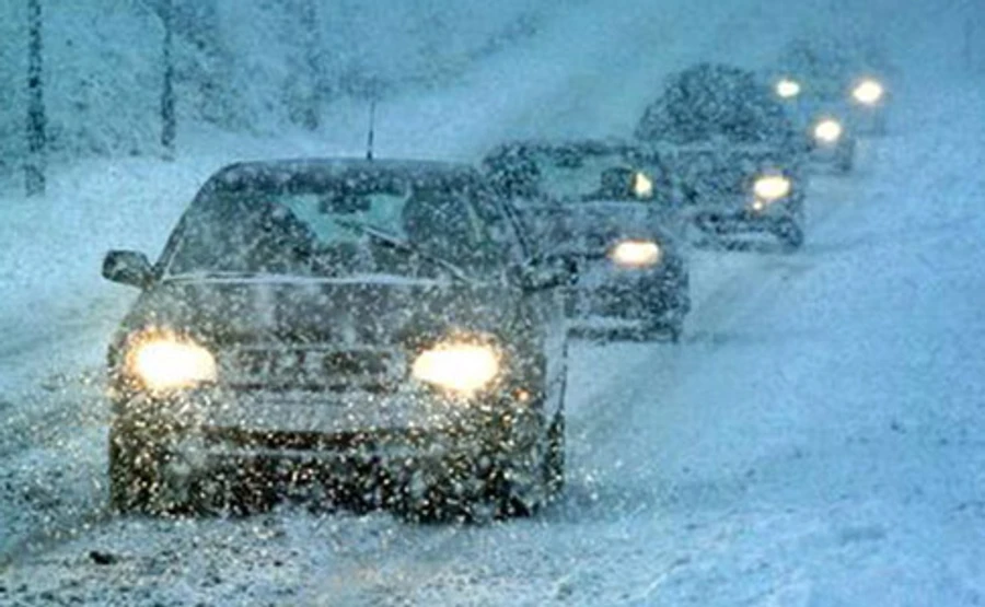 ДержНС: На дорогах - без заторів, 24 населених пункти лишаються без електрики