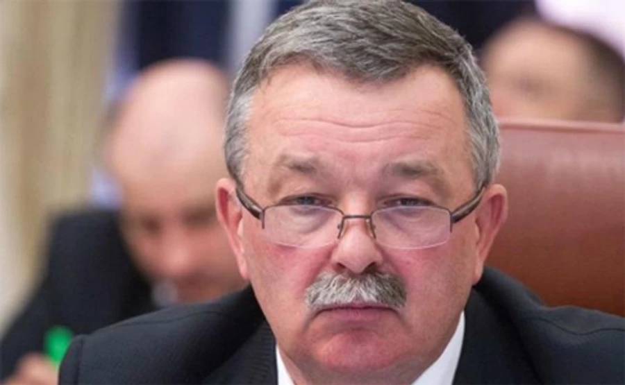 Deputy Minister Accused of Accepting Bribe Reinstated by Court