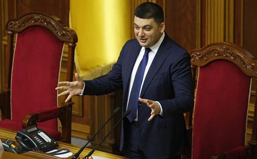 Позафракційні депутати кажуть, що в БПП їх заманює Гройсман