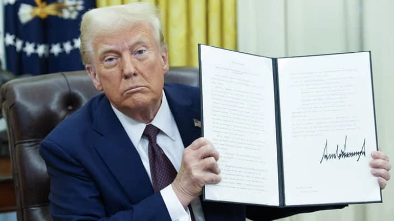 Турборежим Трампа: как президент США ломает систему и что ему мешает