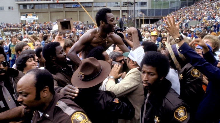 Футбол нарешті прибув до США, або Дива останньої гастролі Пеле