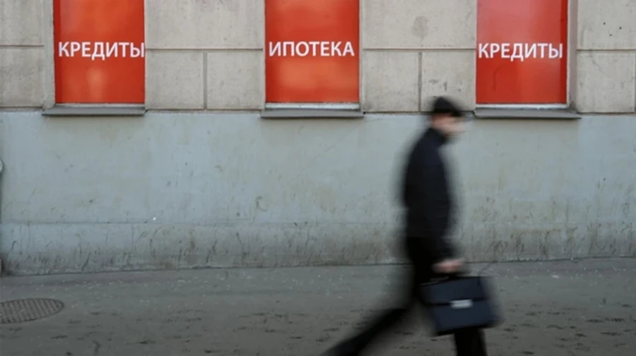 Russian credit debt soars by 2bn roubles daily
