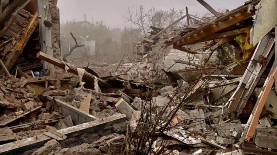 Russians attack Zaporizhzhia, injuring four people and destroying houses – photos