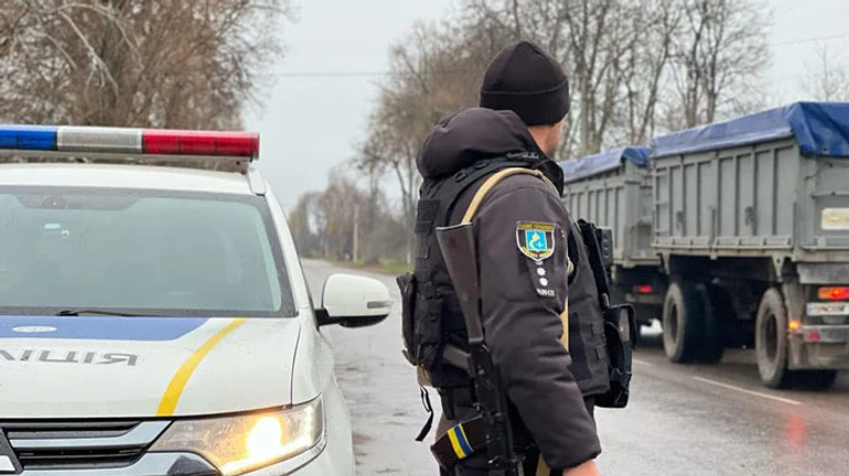 На Київщині на період свят посилять безпекові заходи: будуть перевірки авто і торгових центрів 