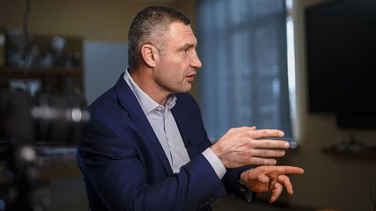 Кличко после ряда обысков в очередной раз заявил о давлении на столичную власть