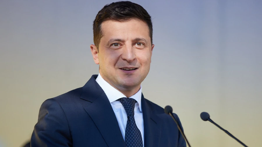 Зеленський: Легалізація зброї, подвійне громадянство – що включити в опитування?