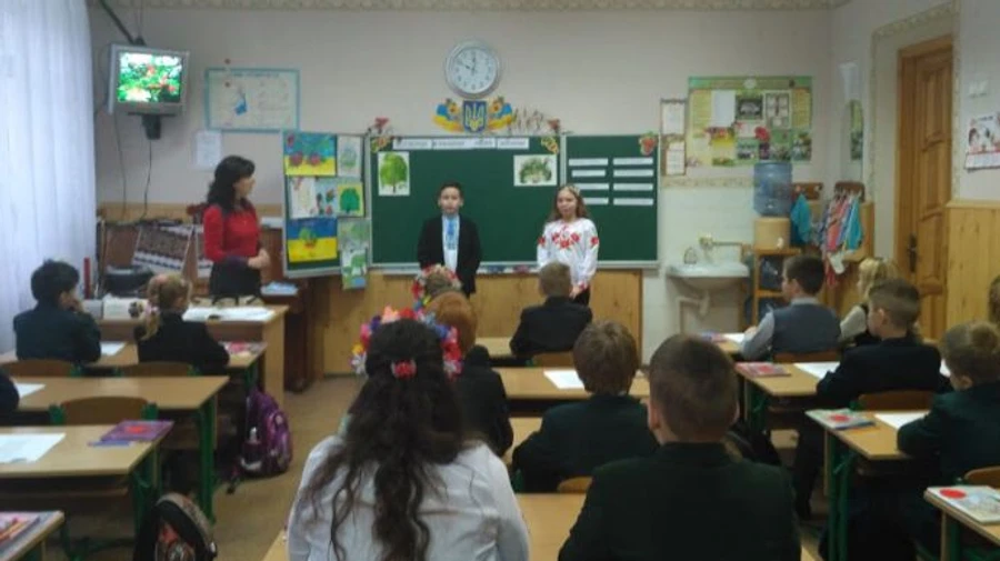 Киевские школьники будут исполнять гимн Украины перед уроками – Киевсовет