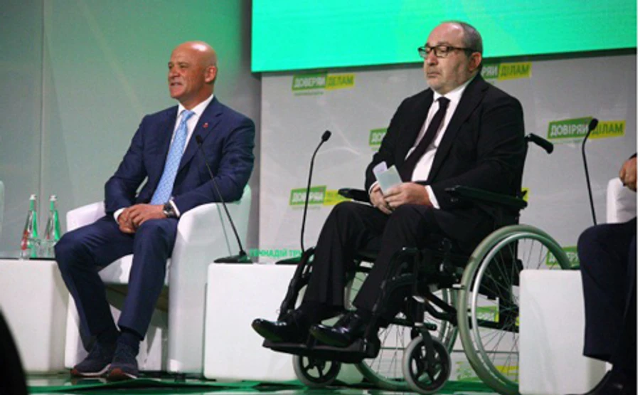 Партію Довіряй справам очолив Кернес: облаяв мітингарів і згадав про Януковича 