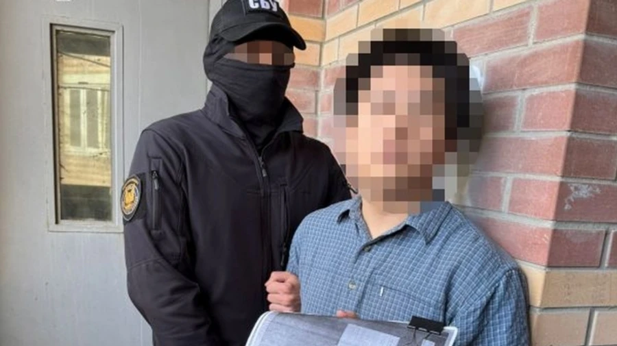 СБУ: У Києві затримали двох китайців, які намагалися вивезти секретну документацію по Нептунах