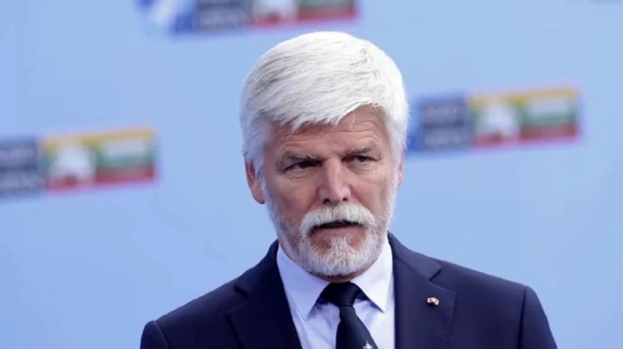 Президент Чехії: НАТО має реагувати військовим шляхом на порушення з боку Росії
