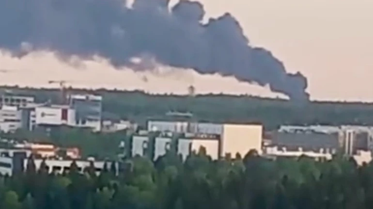 Москву и область атаковали якобы более сотни дронов: вспыхнули пожары