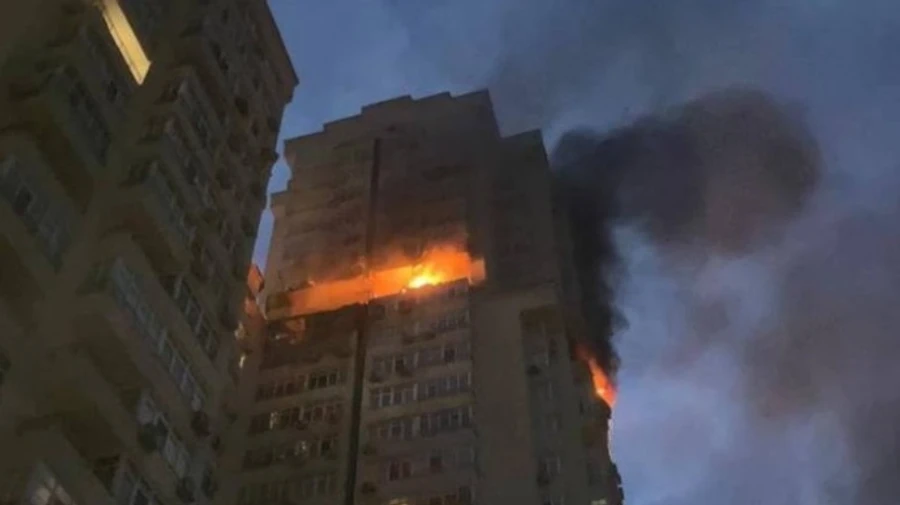 Explosions rock Kyiv and other cities: debris damages apartment building in capital