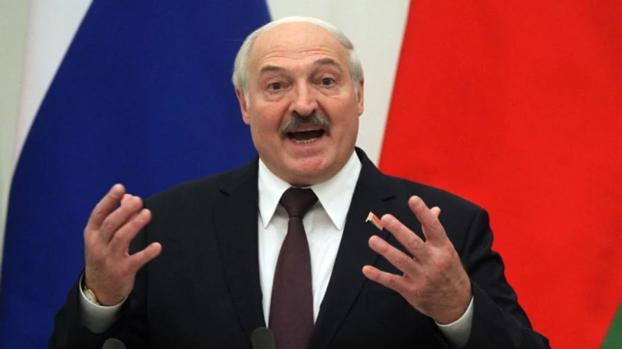 Лукашенко пригрозил Западу остаться вечным президентом