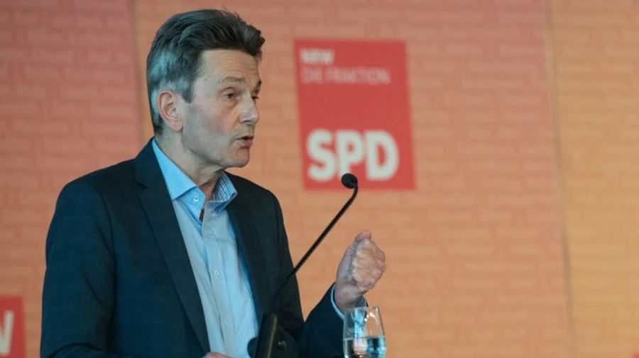 В Бундестаге призвали разрешить конфликт с РФ дипломатией, а не поставками оружия Украине