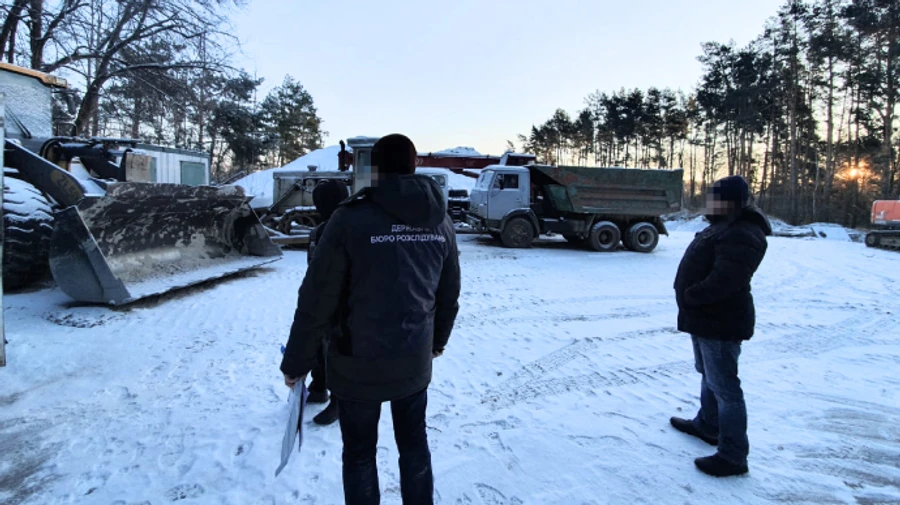 Біля Хмельницької АЕС незаконно видобували пісок впродовж 3 років – ДБР