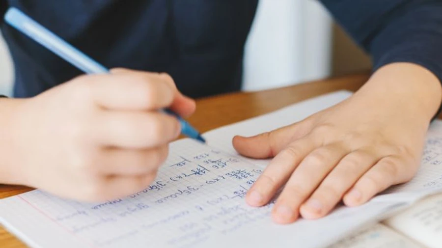 Попри карантин: в Україні стартує ЗНО, перше тестування – з математики