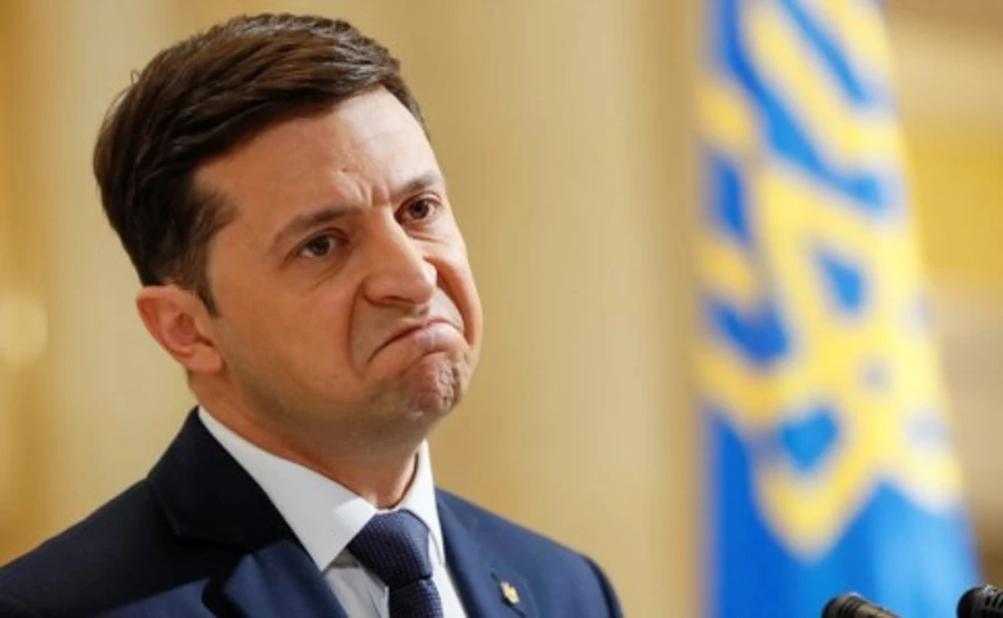 Зеленський анонсував скорочення зарплат усіх держслужбовців