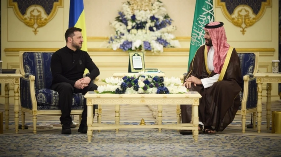 Zelenskyy meets with crown prince of Saudi Arabia and discusses peace, POWs and investments