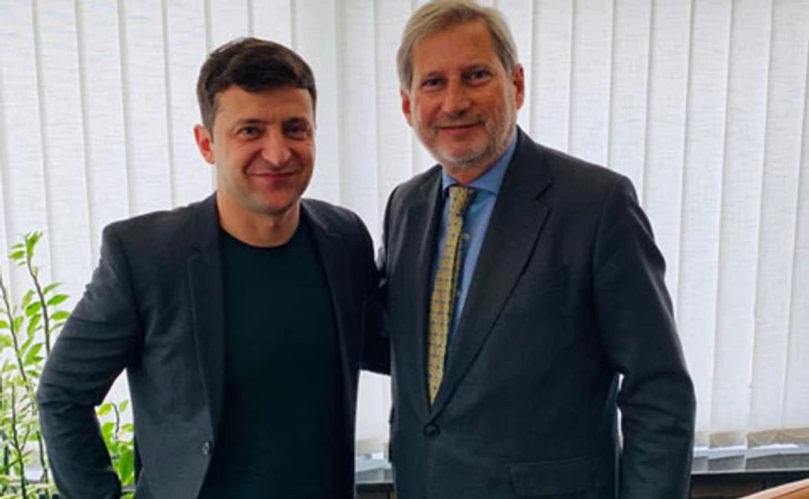 Еврокомиссар Хан рассказал в деталях о своих переговорах с Зеленским