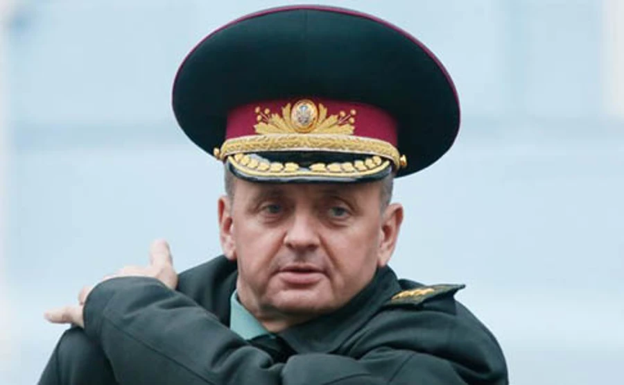 Муженко заявил, что политики пытаются превратить Иловайскую трагедию в фарс