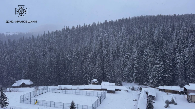 Спасатели предупреждают о непогоде в Карпатах: в высокогорье до -17°C и сильный ветер