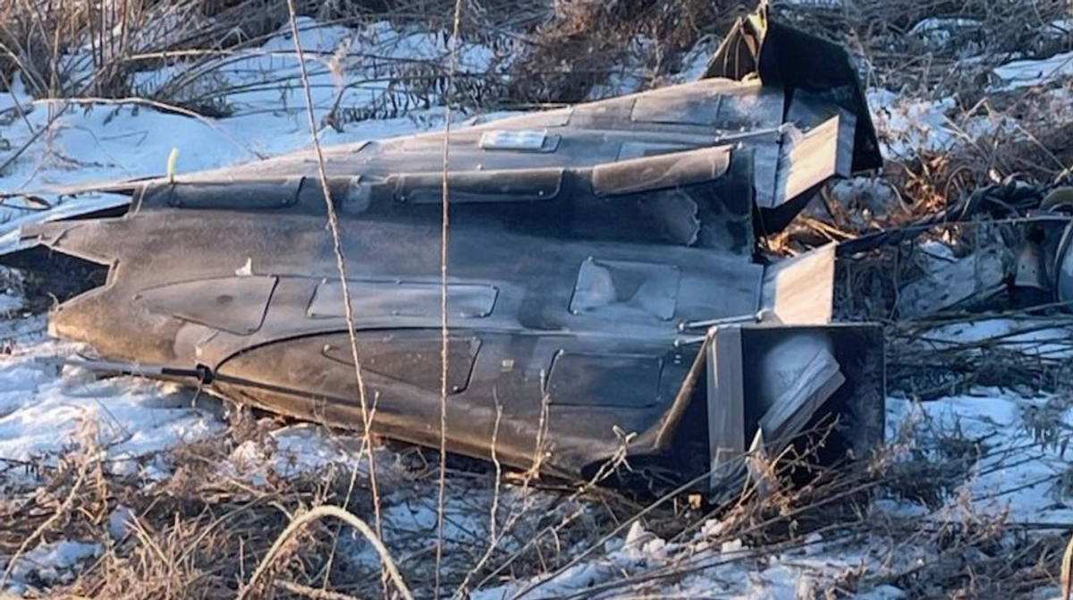 ППО збила 1 балістичну ракету і 89 дронів, російська атака триває - Повітряні сили