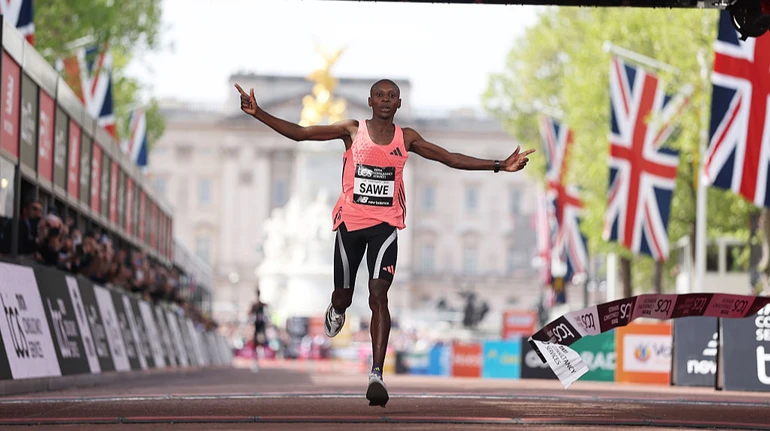 Вперше в історії. Двоє спортсменів пробігли Лондонський марафон менш ніж за дві години