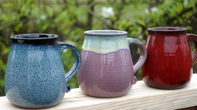 На початку було горнятко. Як ветеран з Хмельниччини виготовляє авторський посуд із глини