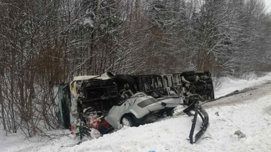 В Беларуси перевернулся автобус с россиянами