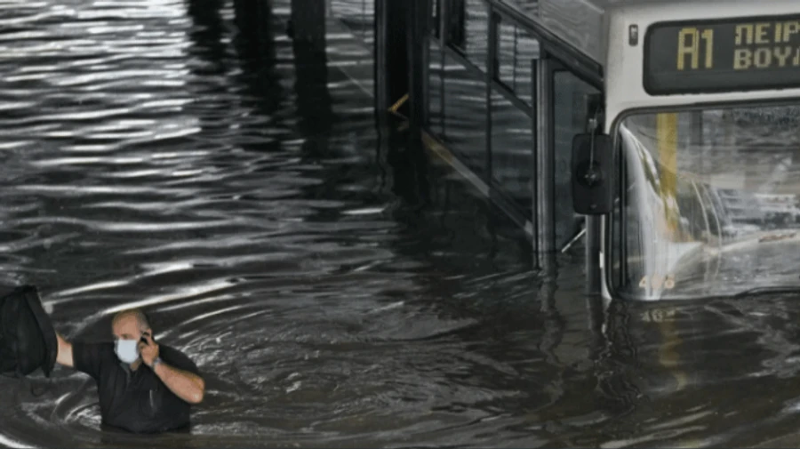Сильные ливни привели к подтоплениям в Афинах и Салониках