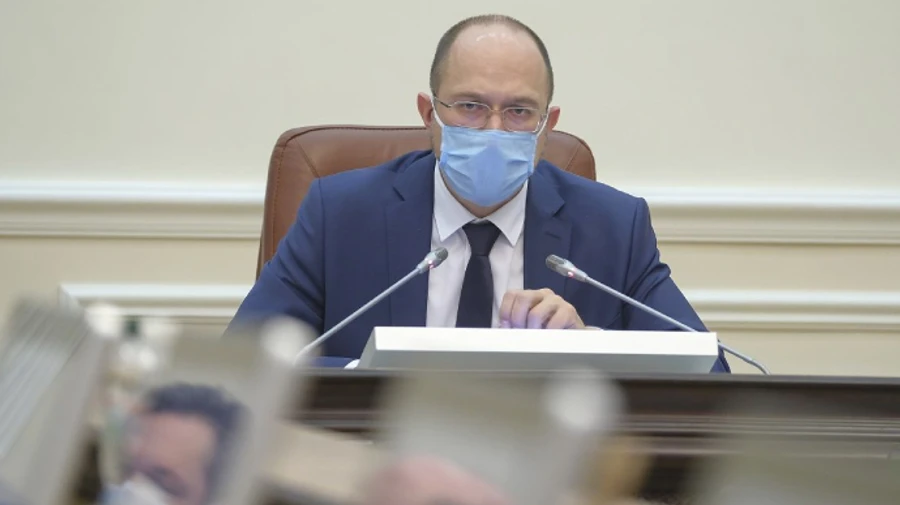 Розбірки де труа на Кабміні: Шмигаль і Аваков дорікнули очільнику МОЗ за лікарів