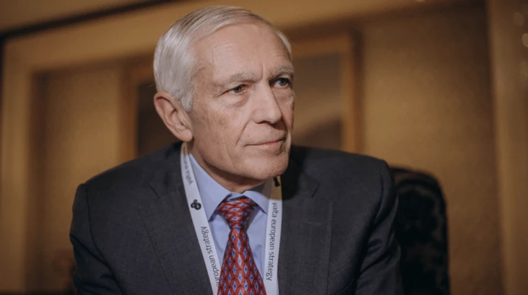 Генерал Уэсли Кларк: С точки зрения западных стандартов, суды против генералов были бы крайне неправомерными