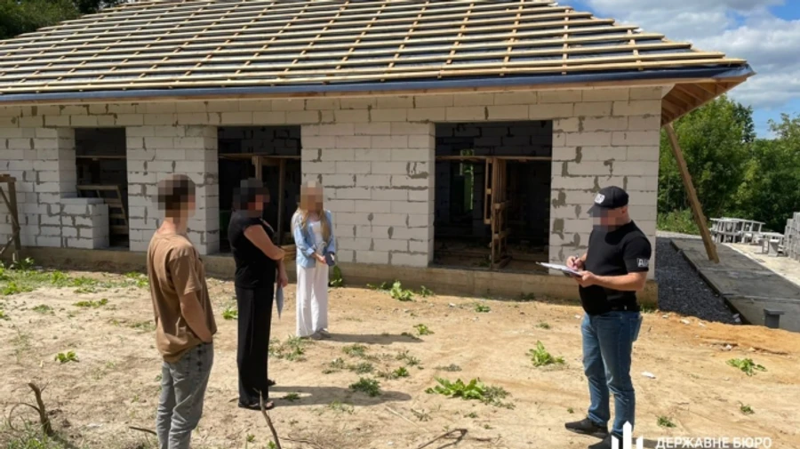 Ексначальник ДСНС на Вінничині змушував підлеглих будувати собі будинки – ДБР