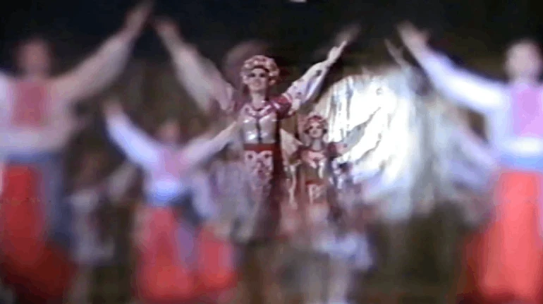 Взрослый разговор о детстве, 90-х и колониализме. В кинопрокат выходит док Фрагменты льда