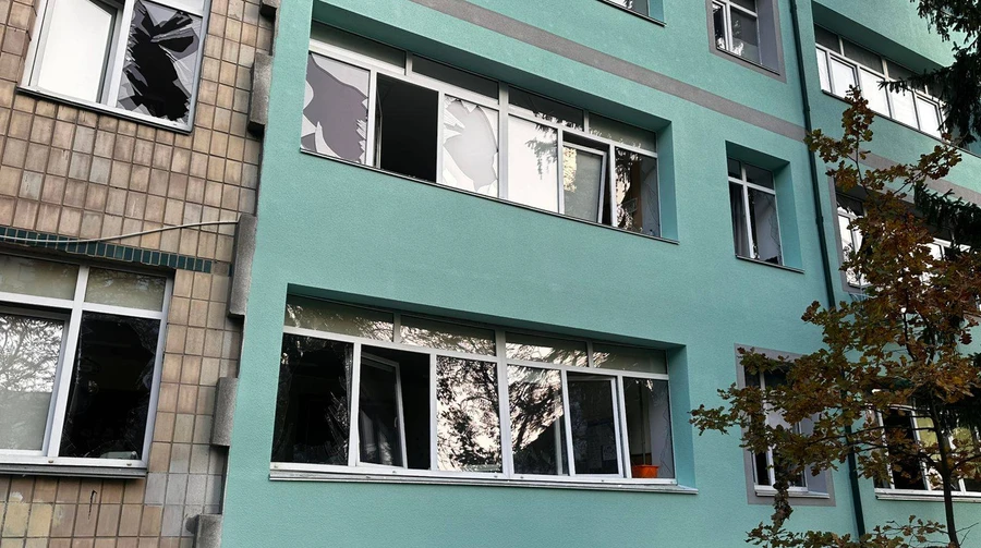 Schools and kindergartens damaged in Kyiv due to Russian attack, some switching to remote learning – photos
