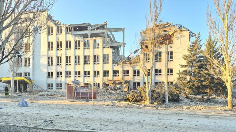 Ворог атакував будівлю головпоштамту Укрпошти в Краматорську