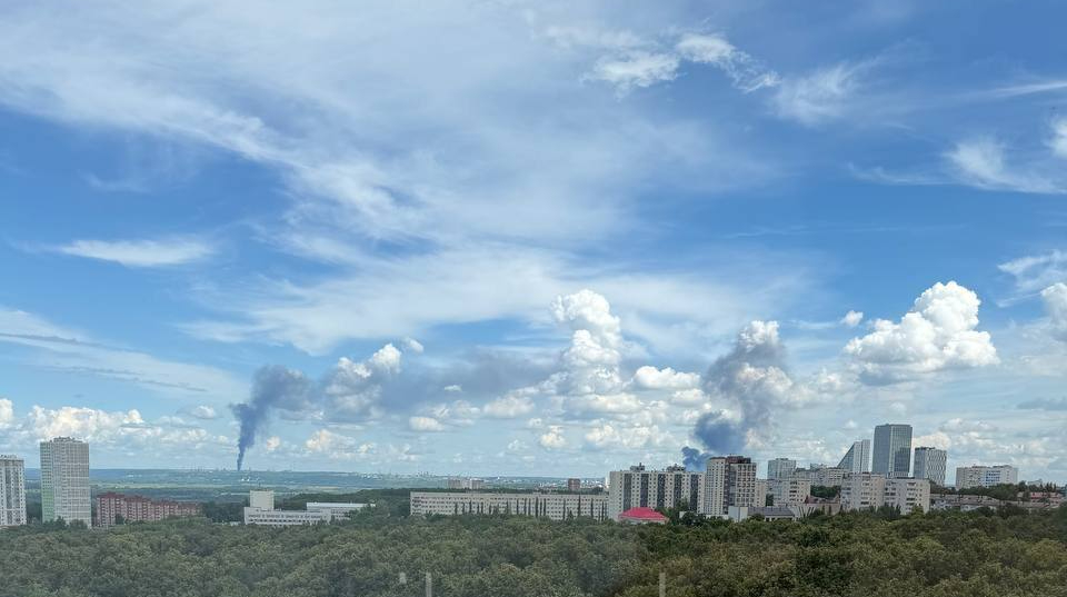 Зеленський підтвердив удари по нафтобазі і 2 НПЗ в Уфі, що за 1500 км від фронту